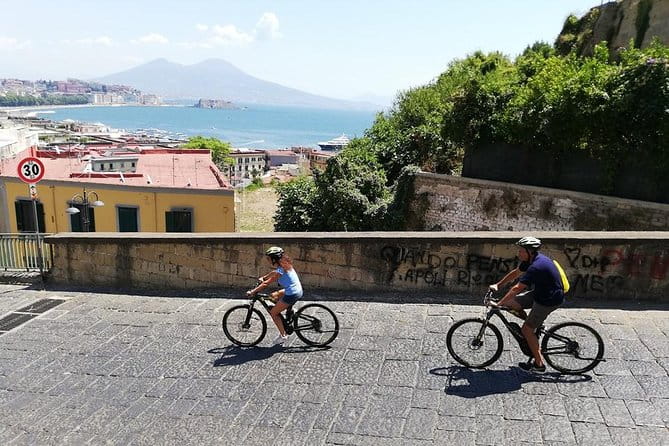 Naples panoramic e-bike(pedal assisted)ride with pizza tasting - The Sum Up