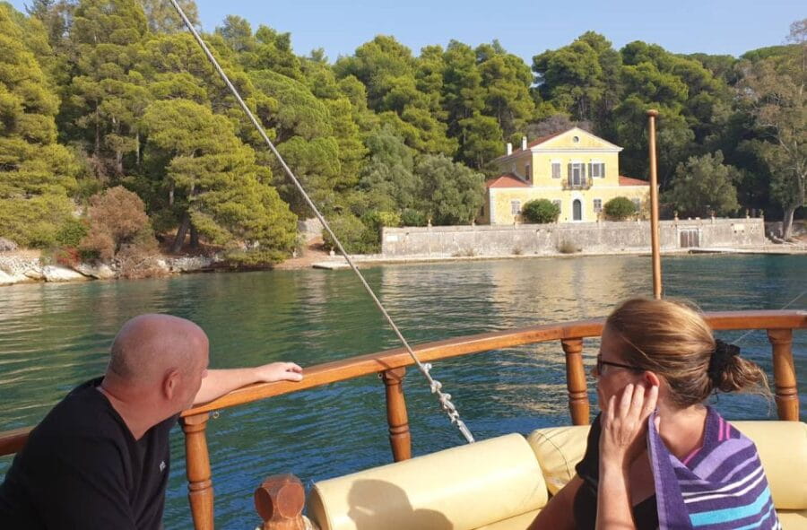 Nydri: Island-hopping Boat Cruise with Lunch and Drinks - Logistics and Practicalities