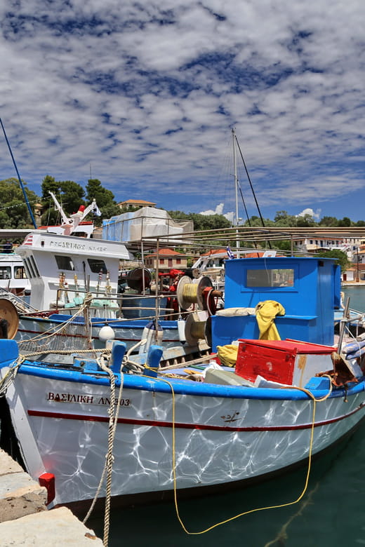 NYDRI: Wooden Boat Cruise to Meganisi & Scorpio - Lefkada - What Makes This Tour Stand Out?