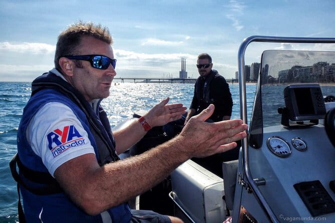 One-hour High-Speed Powerboat Ride - Who Will Love This Experience?