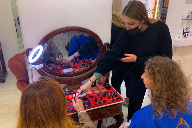 One-hour Private Makeup Class with a Pro Makeup Artist - The Itinerary: What Will You Actually Do?
