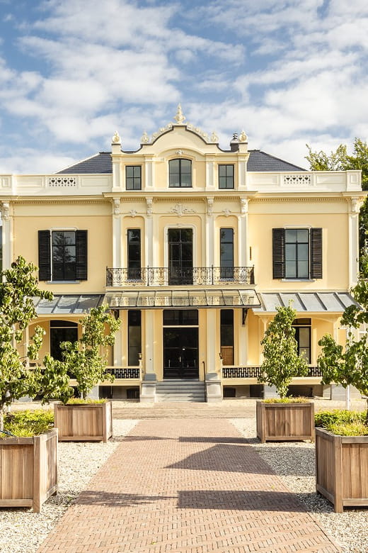 Oosterbeek: Airborne Museum Hartenstein Entry Ticket - The Setting and Location: A Historic Base in Gelderland