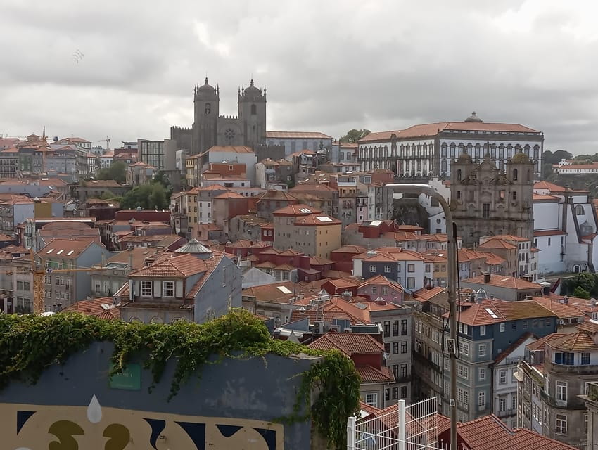 Oporto - Old town tour with official tour guide - Logistics and Value: What You Need to Know