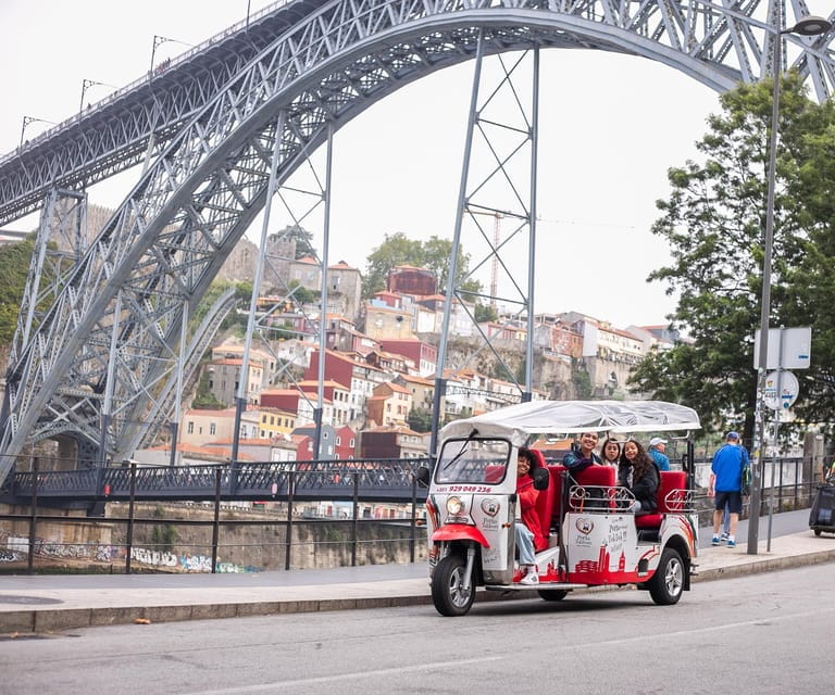 Oporto Tuk Tuk Tour: Among bridges and mysteries - 1.30h - Crossing the Bridges: From Freixo to Maria Pia