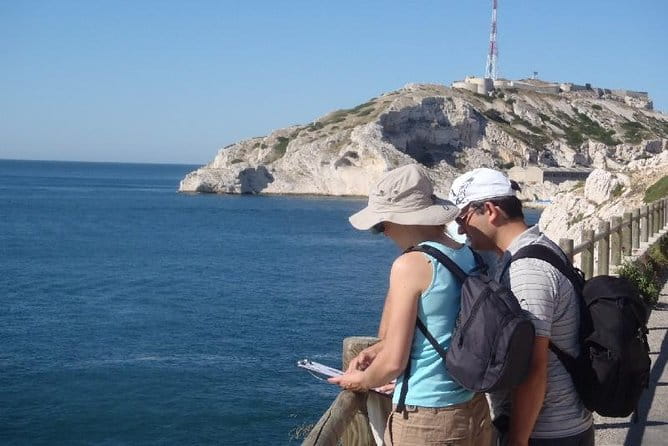 Orientation race - The Sites: Calanques, Sainte Victoire, Alpilles, Luberon, and Estérel
