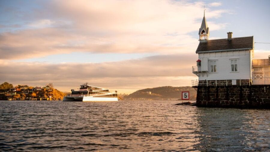 Oslo: Scenic Fjord Cruise with Audio Guide Commentary - Navigating the Logistics and Comfort