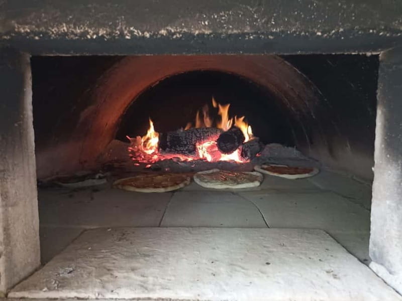 Ostuni: pizza cooking class with local family in the countryside - Price and Logistics