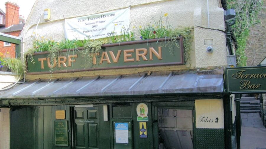 Oxford: Historic Pubs & Taverns Guided Walking Tour - The Tour Itinerary: What Youll See and Learn