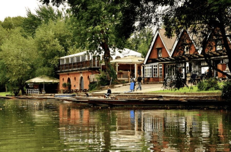 Oxford : Private Punt Tour - The Itinerary: A One-Hour Glide Through Oxford’s Most Photogenic Sights
