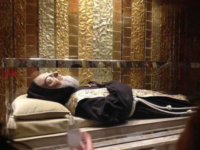 Padre Pio: small groups from Rome to discover San Giovanni Rotondo - Arrival in San Giovanni Rotondo: Sacred Grounds and Architectural Marvels