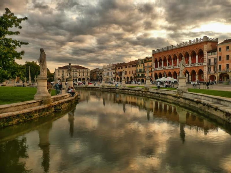Padua: Food and Culture Walking Tour with Tastings - Discovering Iconic Landmarks and Hidden Gems