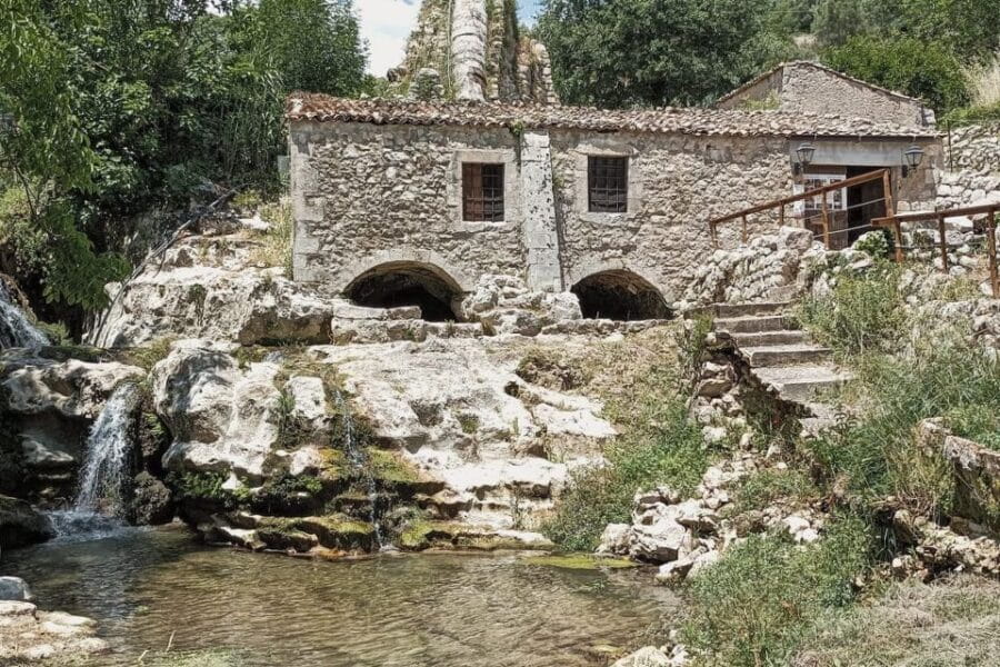 Palazzolo A.: from corso Vittorio Emanuele to the watermill - Discovering Palazzolo Acreide: A Journey through History and Nature