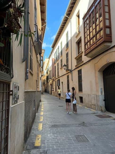Palma de Mallorca: Private Guided Walking Tour with Tapas - Unveiling Palma’s Jewish Quarter