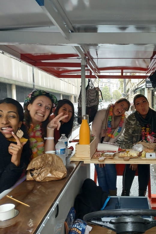 Paris: 1.5-Hour Eiffel Tower Beer Bike Tour - Entering the Heart of the Tour Experience