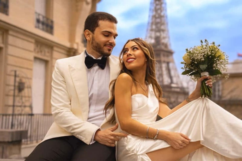 Paris: Couple photoshoot - Discover the Charm of Paris in a 30-Minute Photoshoot