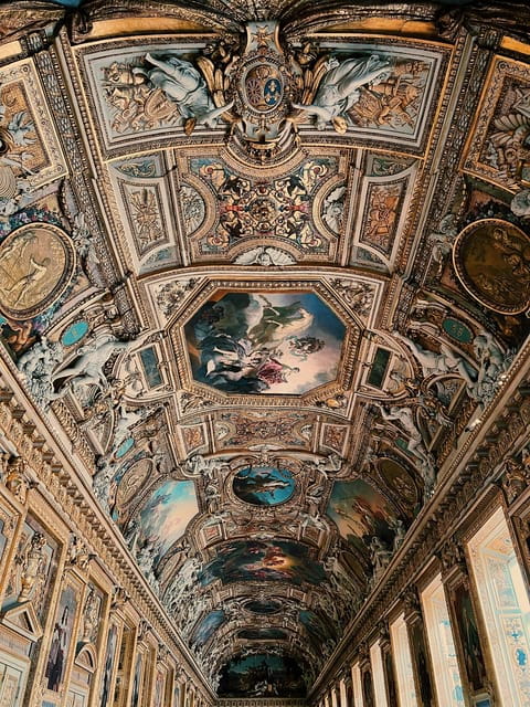 Paris: Louvre Guided Tour with Skip-the-Line Entry Tickets - Highlights: The Mona Lisa, Winged Victory, and More