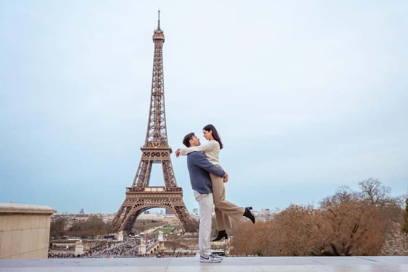 Paris photographer 1 hour near the Eiffel Tower or in Paris - FAQ About the Paris Photographer Experience