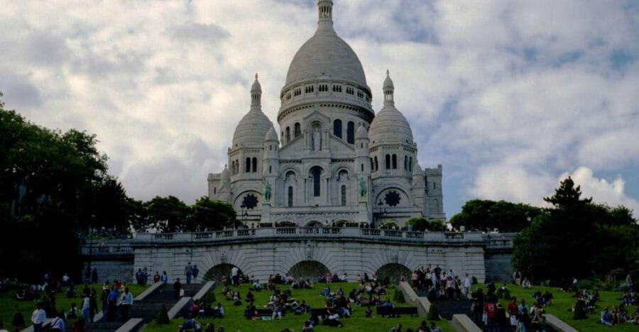 Paris: Private Guided Tour of the Charming Montmartre - Price and Value: Is It Worth $210?