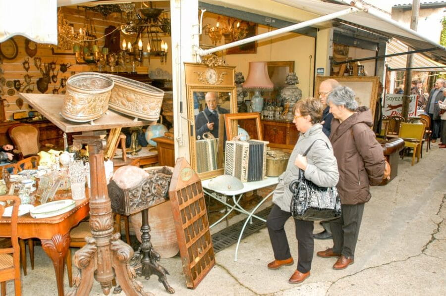Paris: Saint Ouen Flea Market Guided Tour - Who Is This Tour Best For?