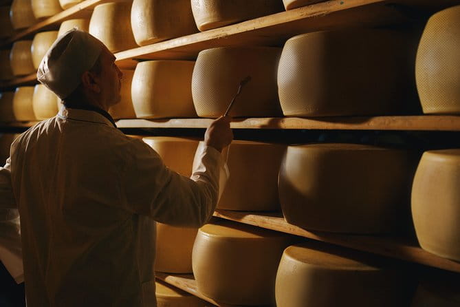 Parmigiano-Reggiano Cheese Factory Small group Tour From Parma - Logistics and Practicalities
