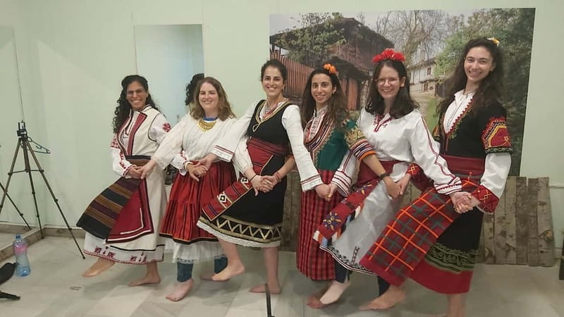 Photos with traditional costumes in Sofia - Practical Tips for Participants