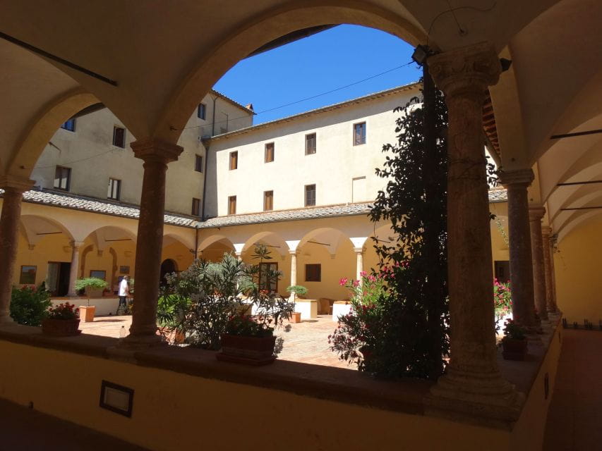 Pienza: Private Walking Tour in the Heart of Tuscany - Why the Assunta Cathedral and Palazzo Piccolomini Matter