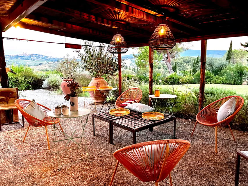 Pizza Cooking Class in a Tuscany Home Restaurant with wine - The Authenticity and Atmosphere