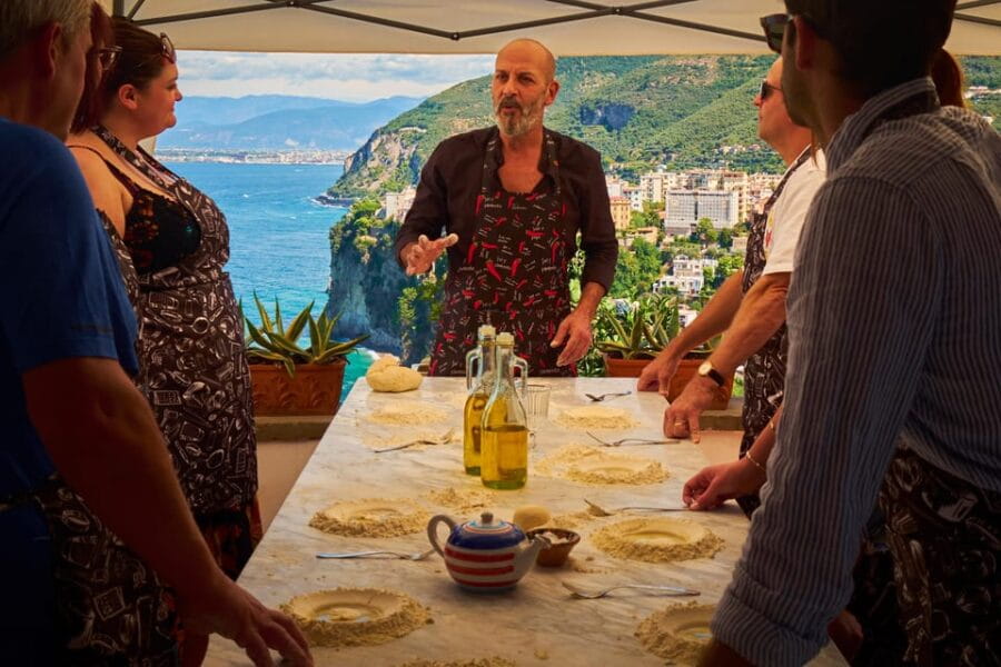 Pizza pasta e sorrento traditional cuisine 100% hands on - The Setting: Historic Residence with Unbeatable Views
