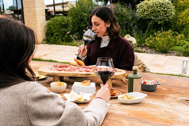 Polignano a Mare: Aperitivo in masseria with typical Apulian products - Price and logistics