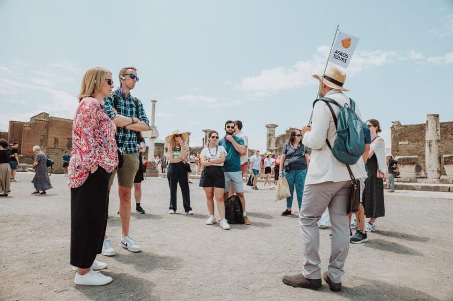 Pompeii and Amphitheatre group tour with an archaeologist - The Amphitheatre: The Star of the Tour