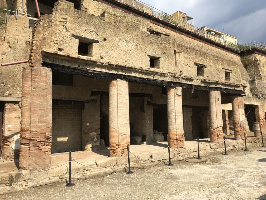 Pompeii and Herculaneum: Guided Tour with an Archaeologist - Deep Dive into the Pompeii Experience