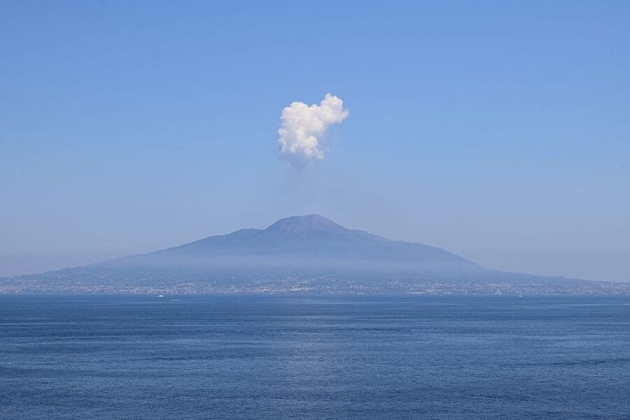 Pompeii and Mt Vesuvius: Full-Day Private Tour - Lunch and Rest: A Welcome Break in the Day