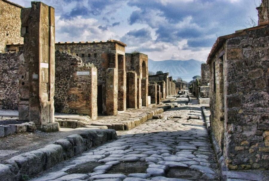 Pompeii: Day Tour of Pompeii and Vesuvius with Bus Transfer - The Real Value: What This Tour Means for You