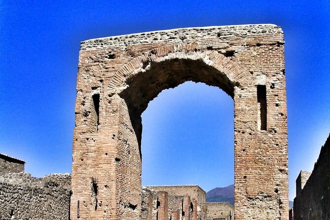 Pompeii Guided Tour with Lunch & Entry Ticket Included - Exploring the Ruins: Highlights and Not-So-Hidden Gems