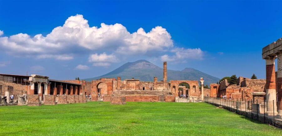 Pompeii, Herculaneum, and Vesuvius: Full-Day Tour - Exploring the Itinerary in Detail