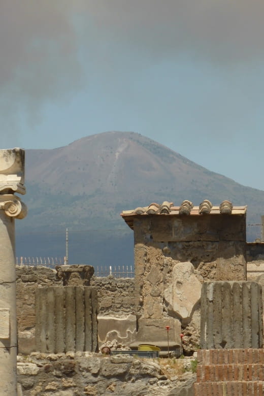 Pompeii: Ruins and Vesuvius Full-Day Guided Combo Tour - Climbing Mount Vesuvius: A Thrilling Walk to the Crater