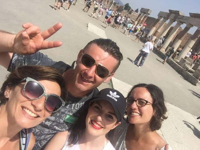 Pompeii Tour with Maxi Mall Shopping Experience - Shopping at MaxiMall: A Modern Retreat in Torre Annunziata