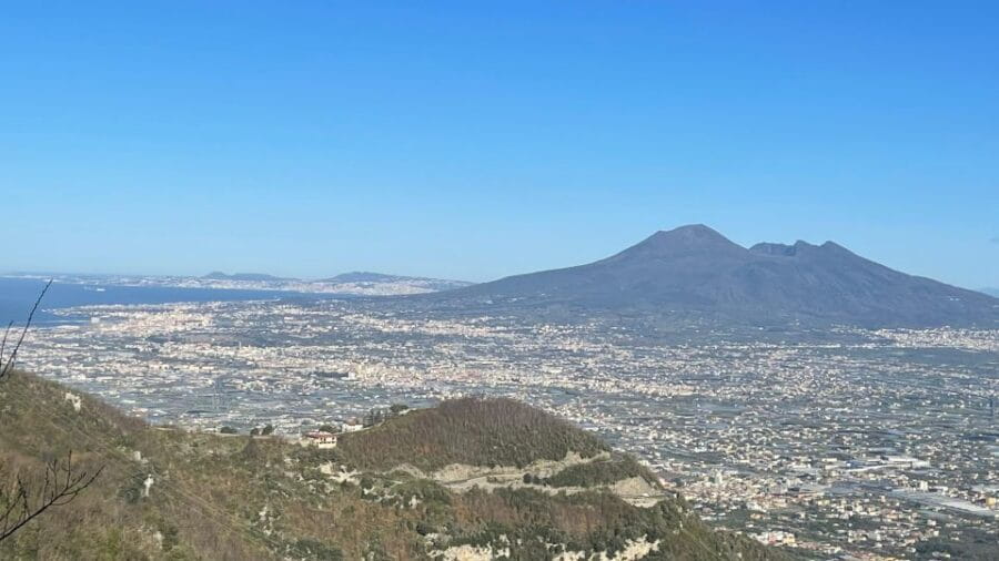 Pompeii-Vesuvius with Lunch from Amalfi Coast All inclusive - Climbing Mount Vesuvius: A Volcano with a View