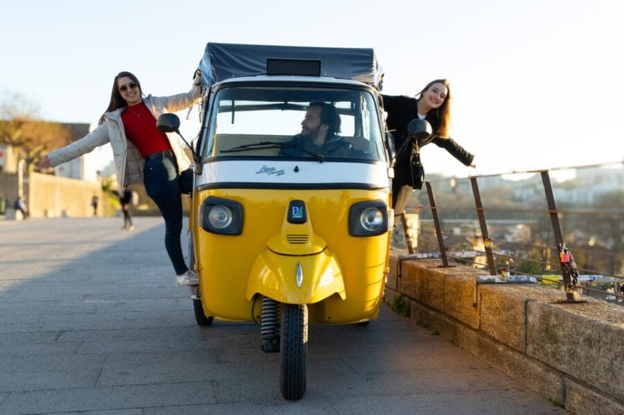 Porto Privado: Tuk Tuk e barco com guias locais - From Streets to Ships: The Douro River Cruise
