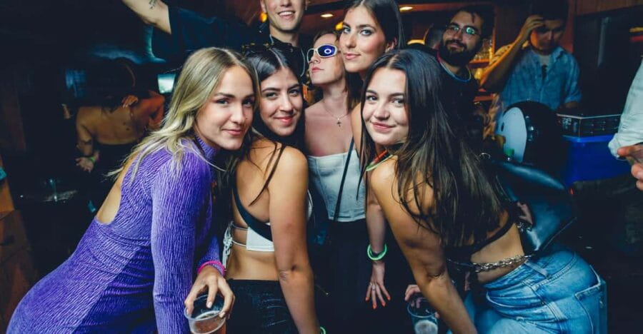 Prague: Boat Party with Unlimited Drinks & After Party Entry - Who Would Love This Experience?