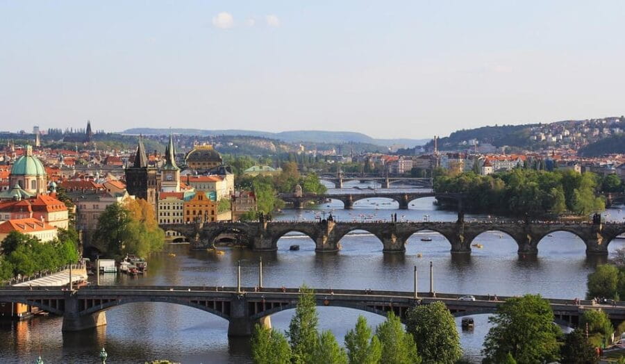 Prague: Karlovy Vary Private Tour with a Local - Entering The Town: What You Can Expect