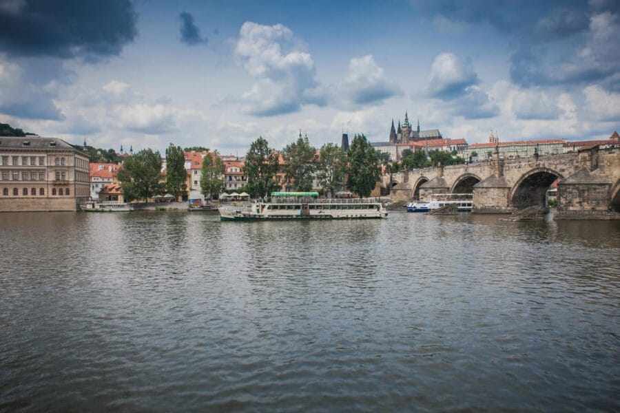Prague: Vltava River Evening Dinner Cruise - Practical Tips for Your Vltava River Dinner Cruise