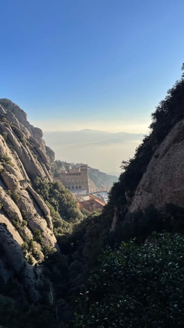 PREMIUM: EXPERIENCE IN MONTSERRAT - BARCELONA - Cultural and Spiritual Highlights: The Basilica and the Black Virgin