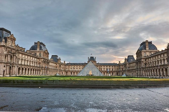 Private 3-hour tour in Louvre Museum with official tour guide - The Itinerary: What You’ll See and Why It Matters