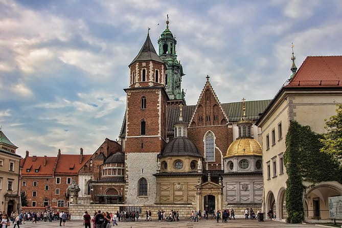 Private 3-hours Walking Tour of Krakow with official tour guide - FAQ