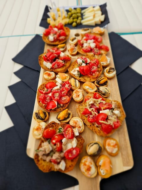 Private Boat Tour from La spezia to 5 Terre with Drinks-Snacks-Swimming - Why Choose This Tour?