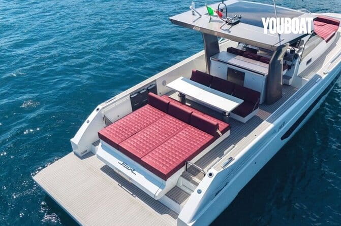 Private boat tour of the Island of Capri, Caves, Faraglioni - Who Is This Tour Best For?