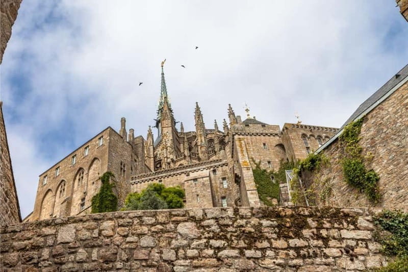 Private Car with Chauffeur Luxury Tour, Le Mont Saint Michel - Key points / Takeaways in Detail