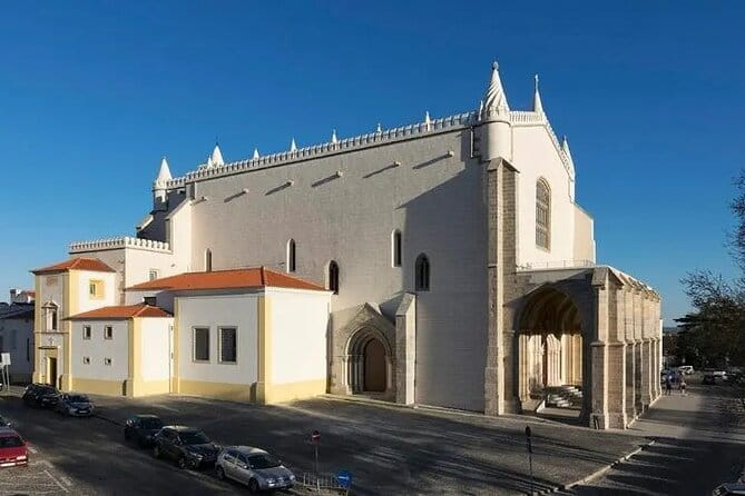 Private Évora Tour With Wine Experience and Wine Tasting - Logistics, Transport, and Overall Value