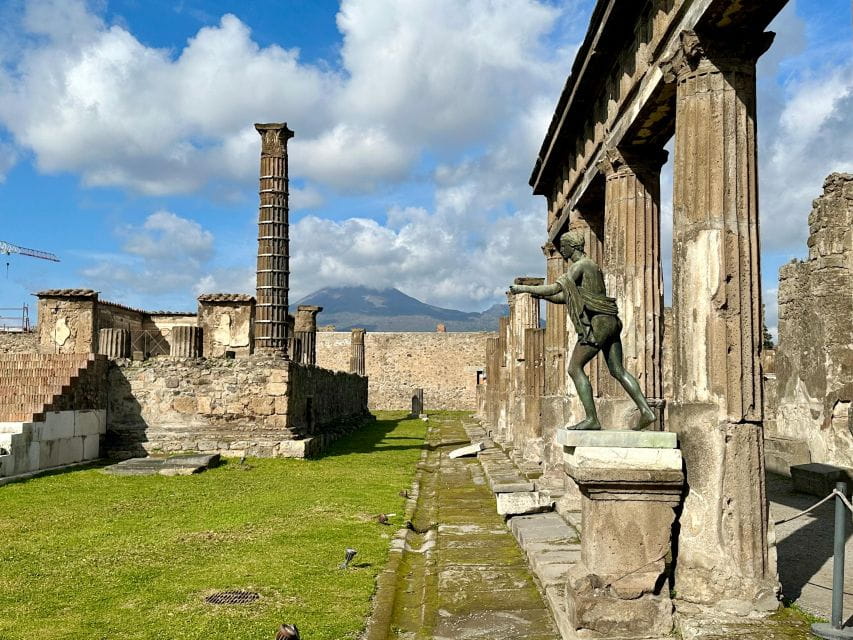 Private excursion to Pompeii and to Vesuvius - Why This Tour Stands Out